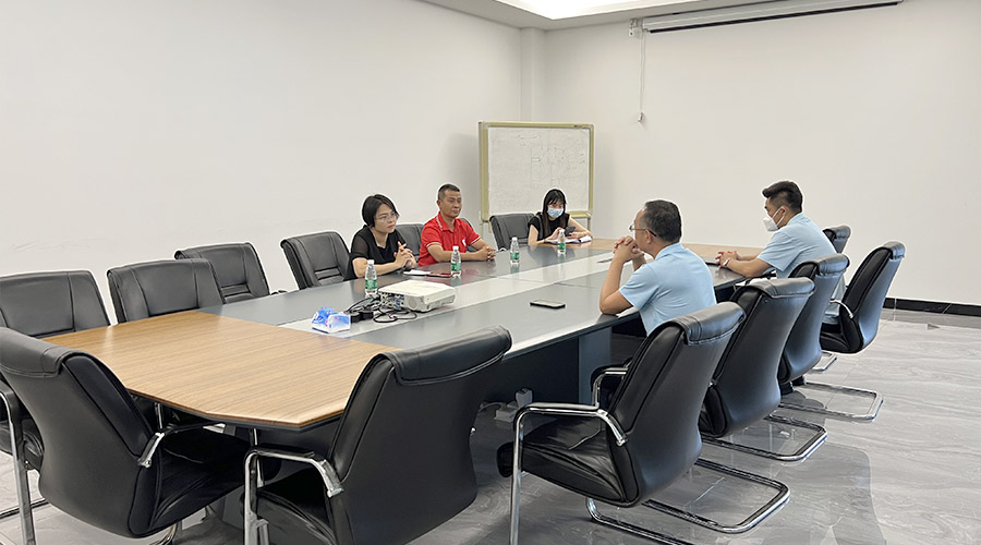 排憂難 提信心！鶴城鎮(zhèn)書記蒞臨金環(huán)電器開展暖企活動(dòng)