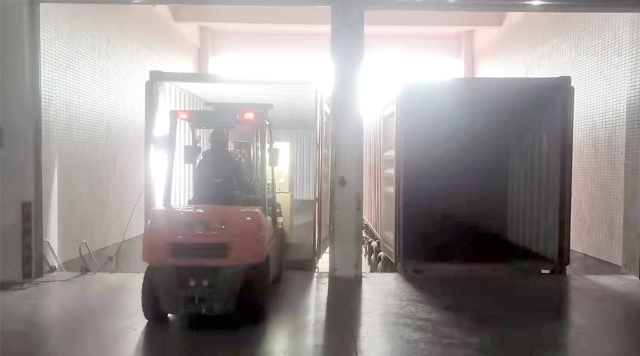 齊心協(xié)力為客戶！春節(jié)期間金環(huán)電器人員加班加點發(fā)貨